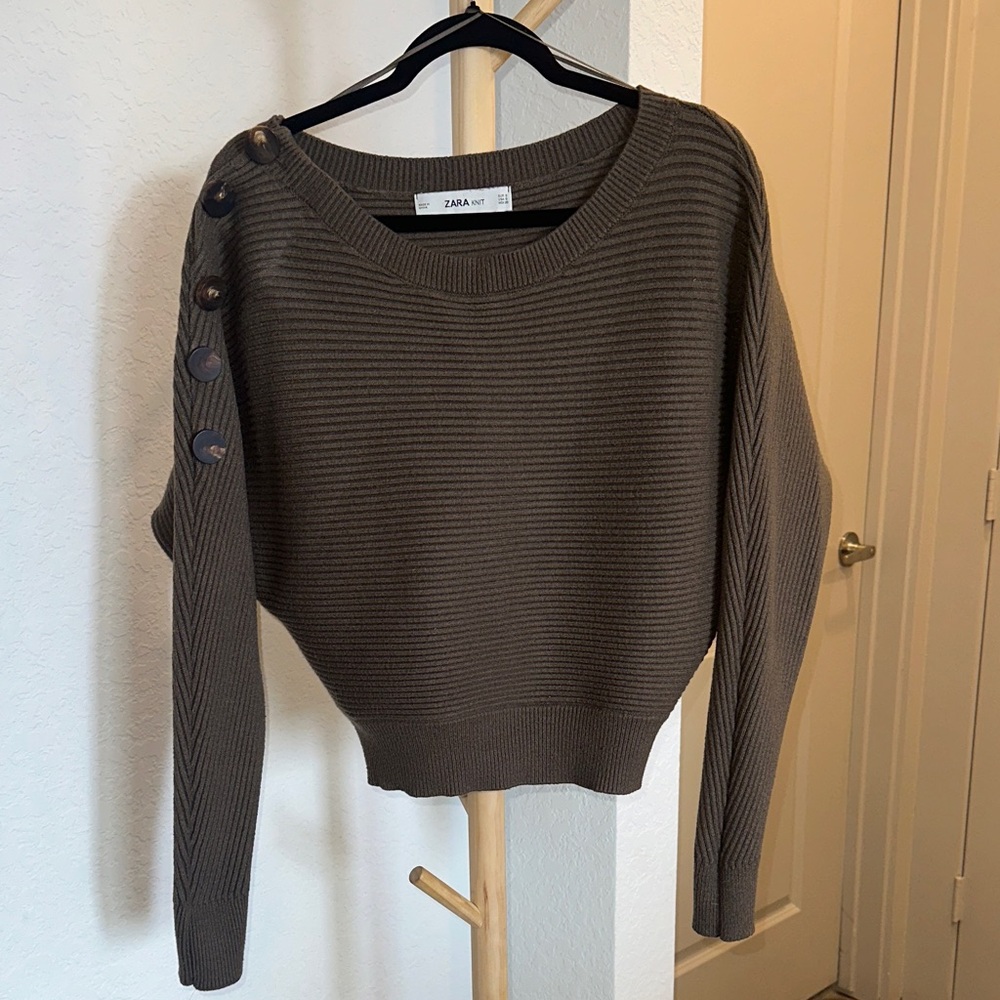 ZARA Olive Ribbed Crewneck Sweater with Button-Shoulder Detail